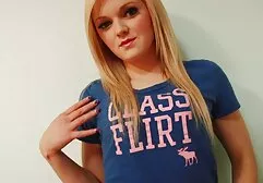 Zierliche blonde Nutte fickt einen Touristen fickenpornos